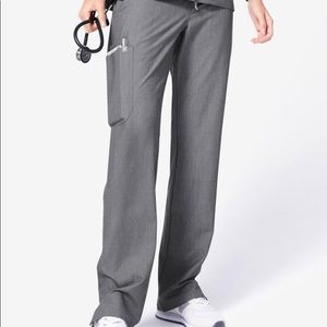 FINAL PRICE ⬇️ FIGS Kade cargo scrub pants